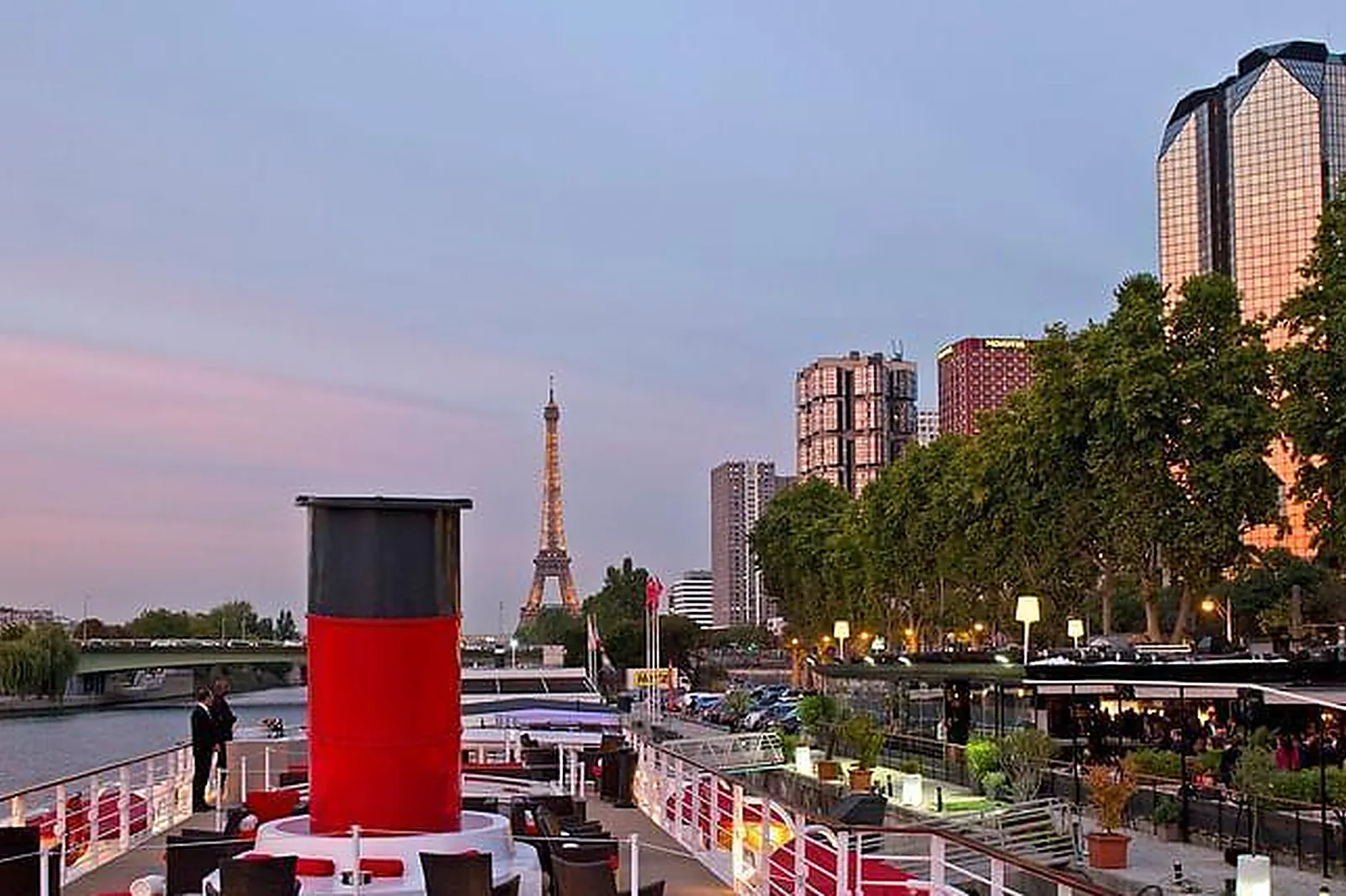 Lieux événementiels, YACHTS DE PARIS - PAQUEBOT