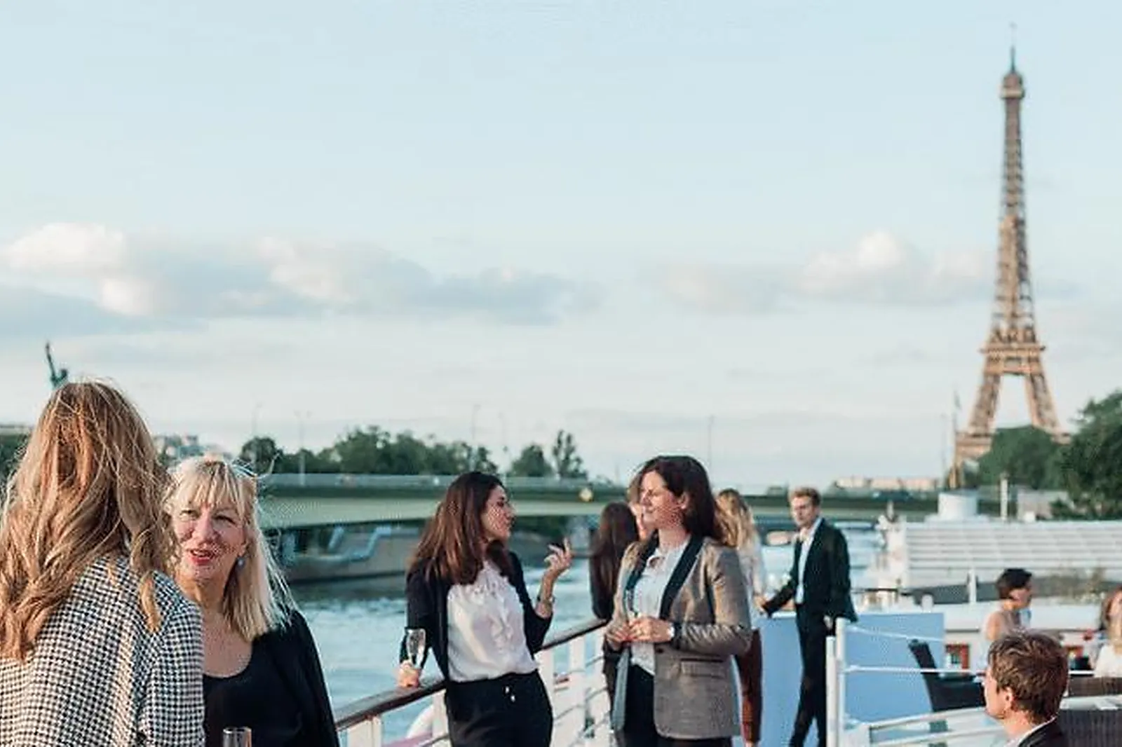 Lieux événementiels, YACHTS DE PARIS - PAQUEBOT