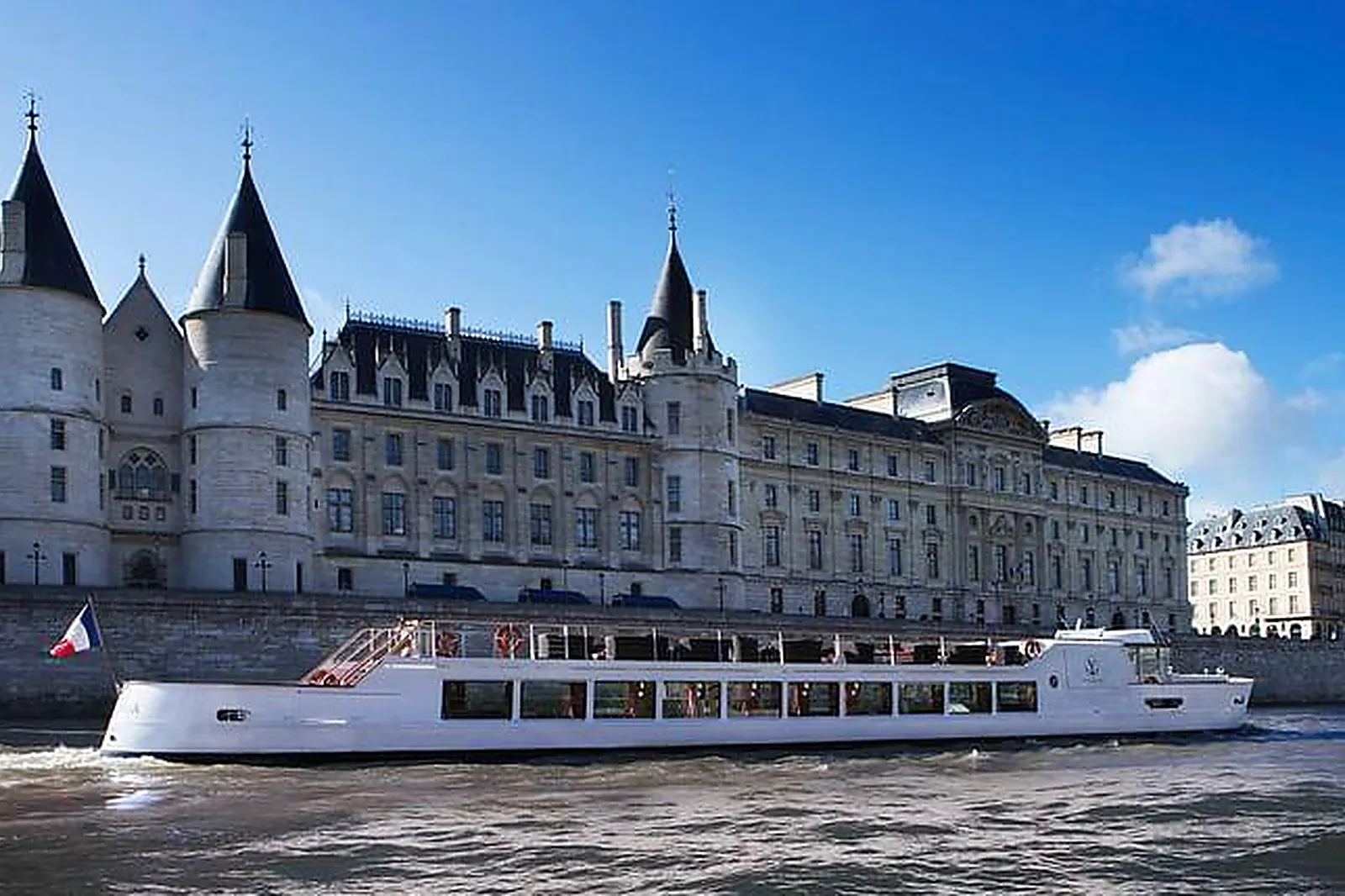 Lieux événementiels, YACHTS DE PARIS - VICTORIA