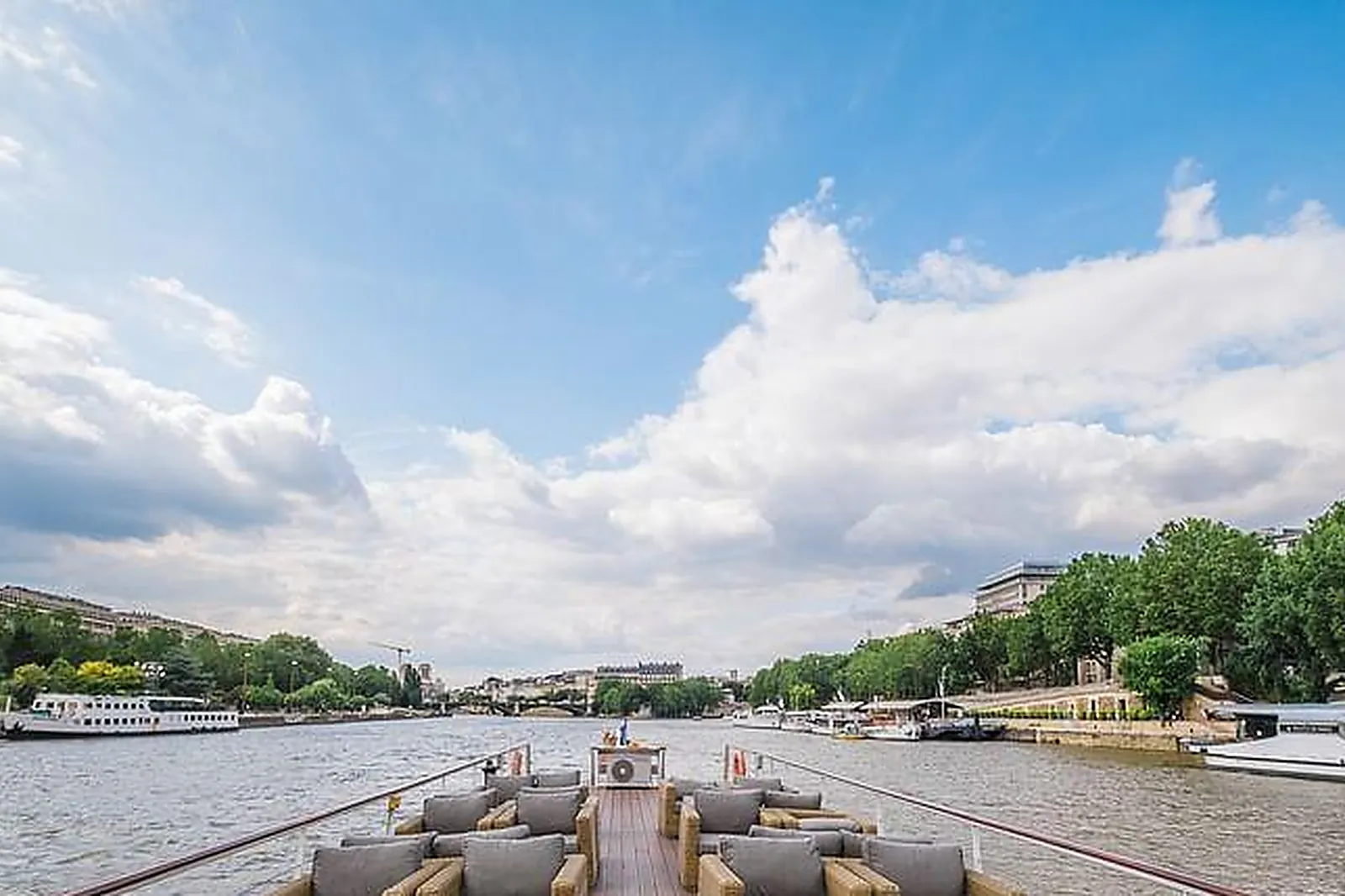 Lieux événementiels, YACHTS DE PARIS - VICTORIA