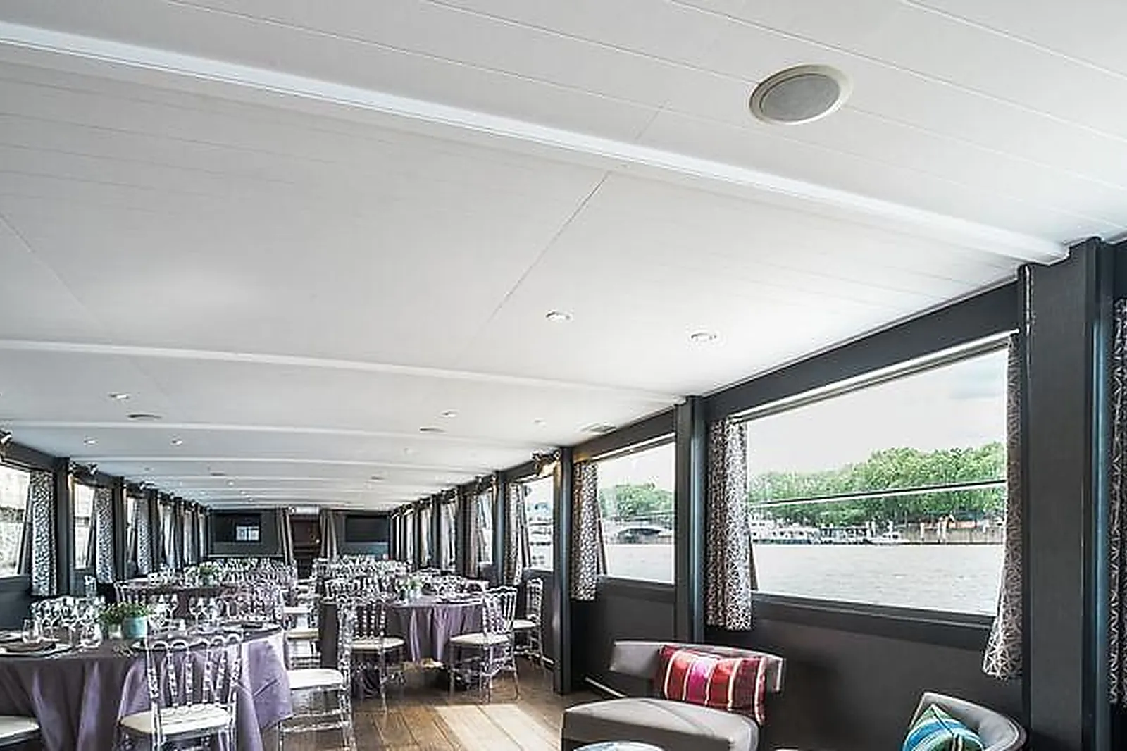 Lieux événementiels, YACHTS DE PARIS - VICTORIA