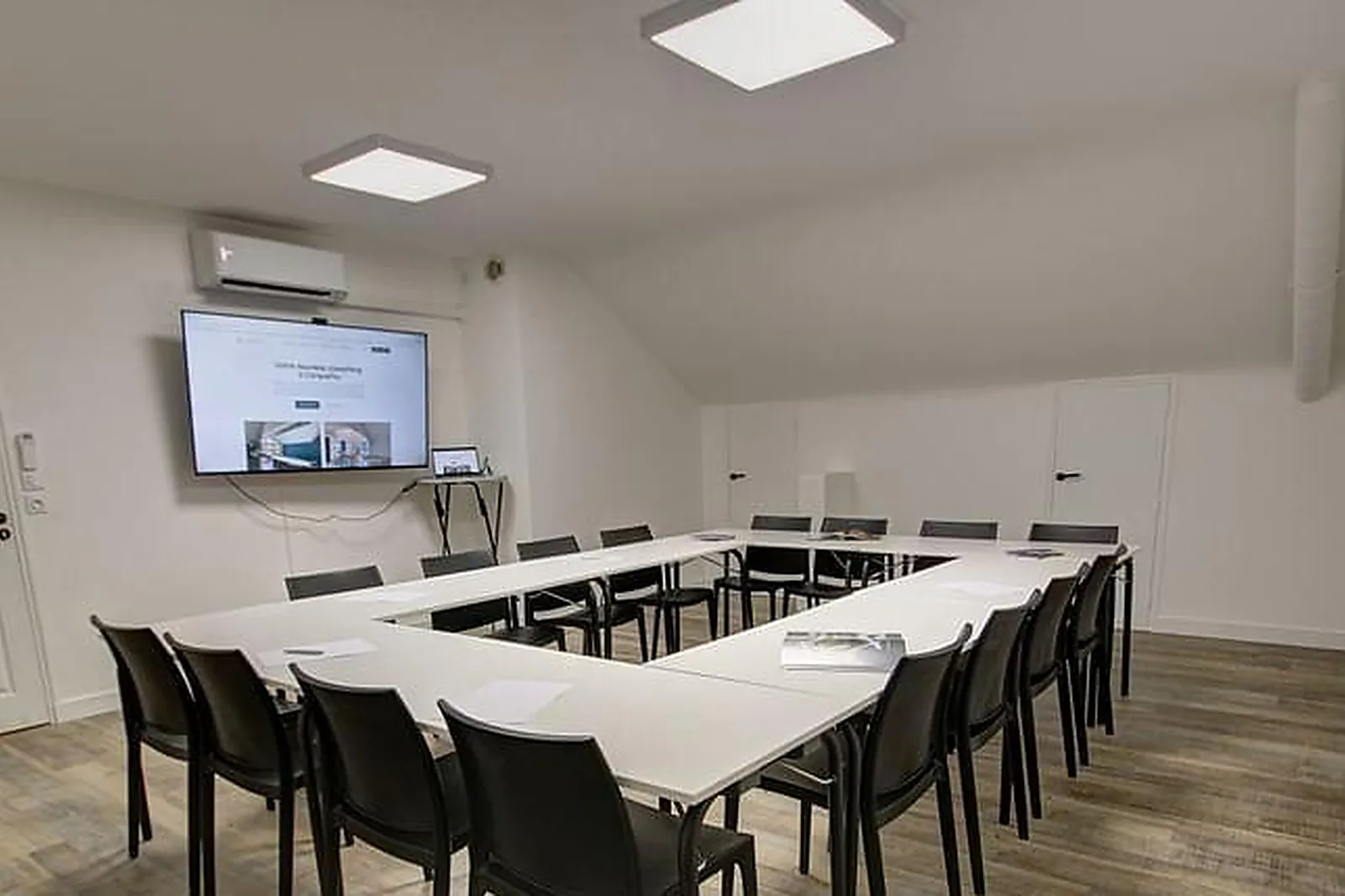 Lieux événementiels, SAS CB'S RESEAU