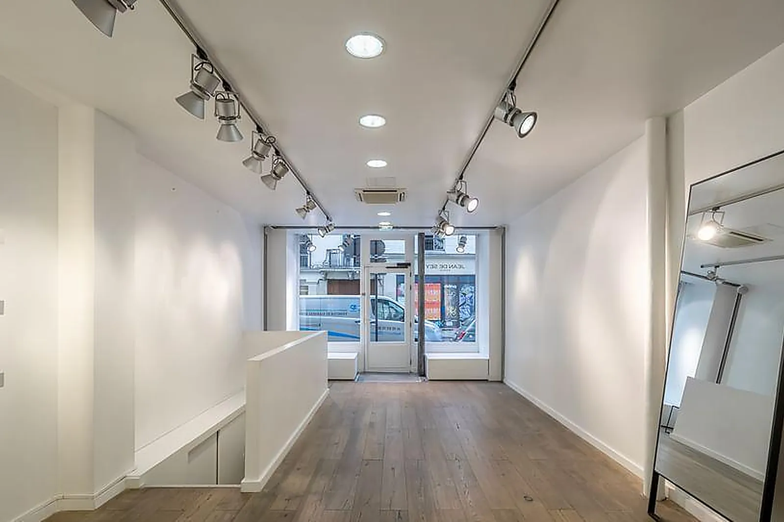 Lieux événementiels, SHOWROOM | LUNDI9HEURES