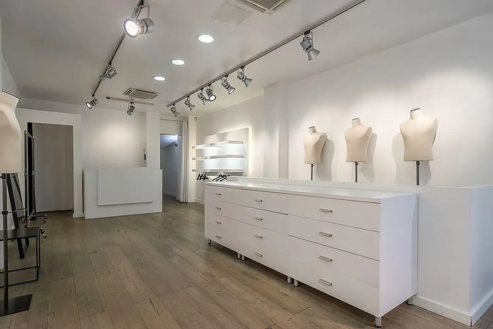 Lieux événementiels, SHOWROOM | LUNDI9HEURES