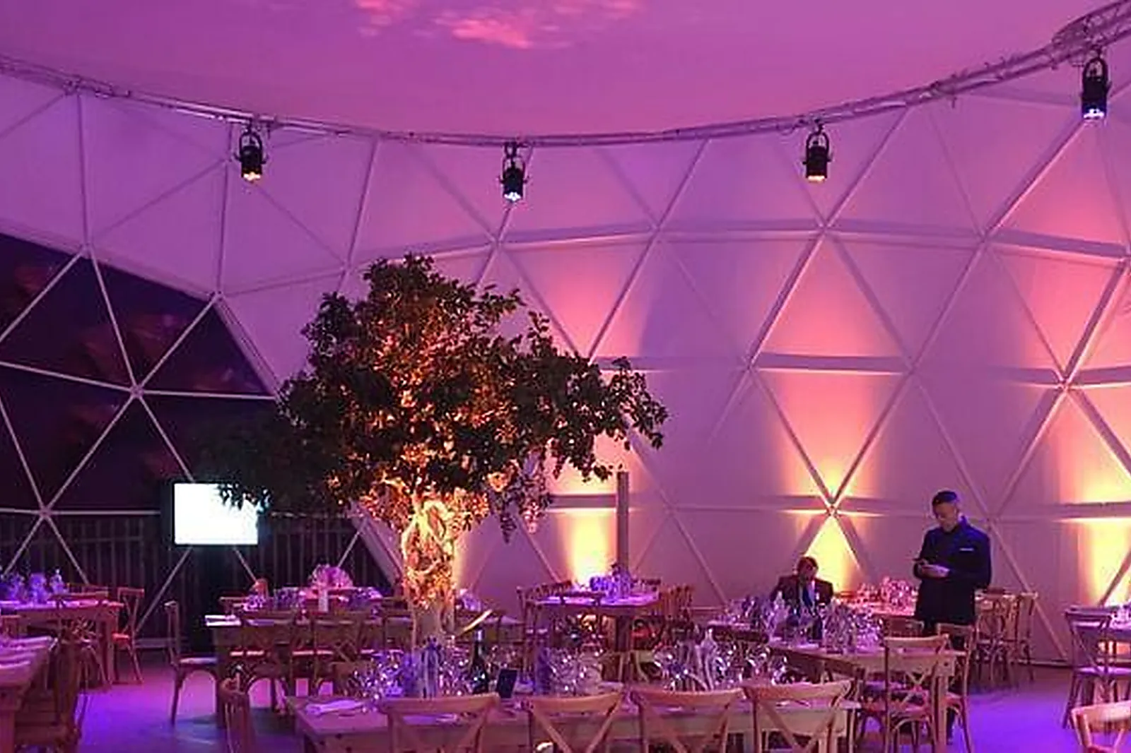 Lieux événementiels, CAVE CQFD