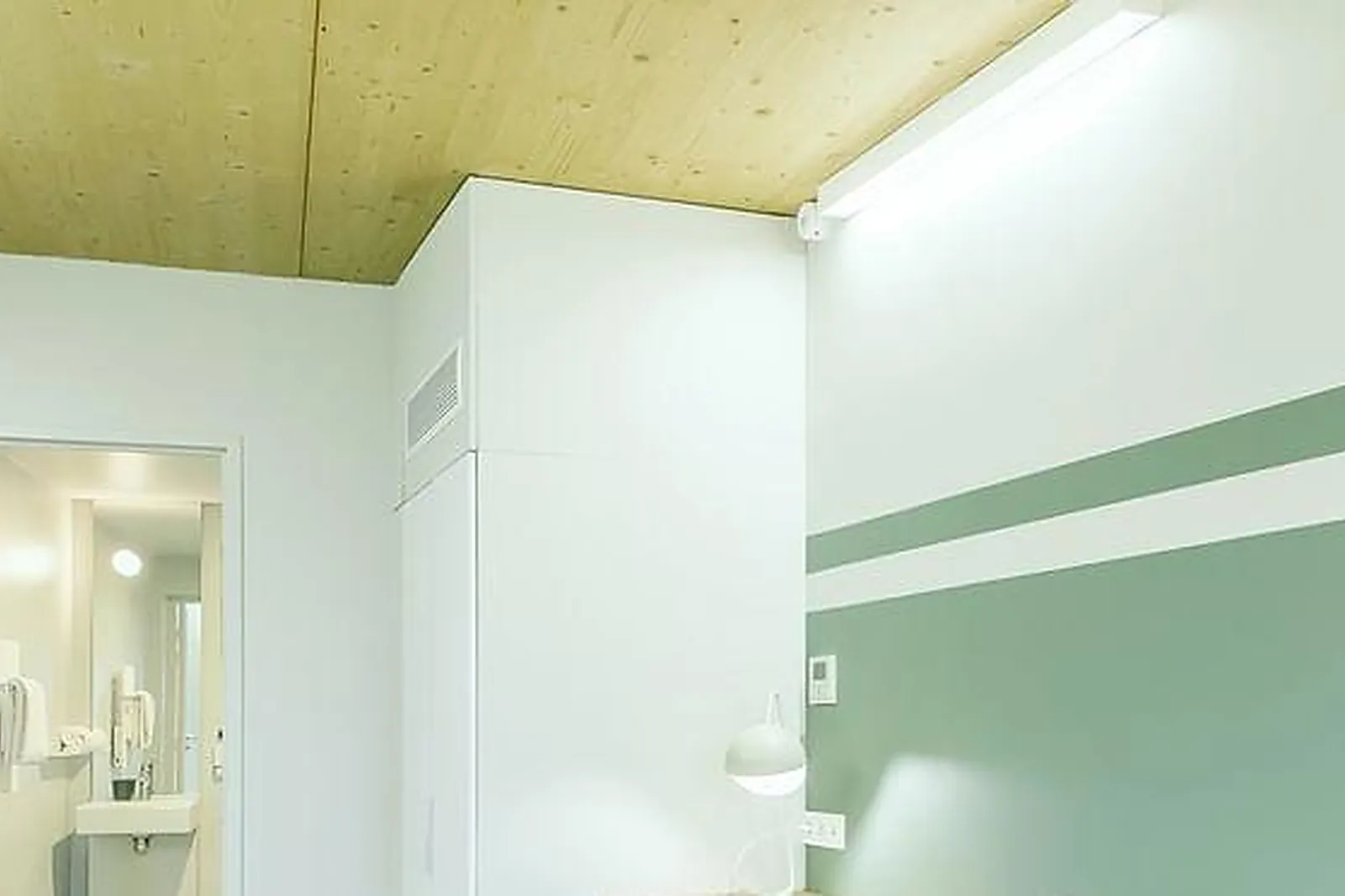 Lieux événementiels, CAVE CQFD