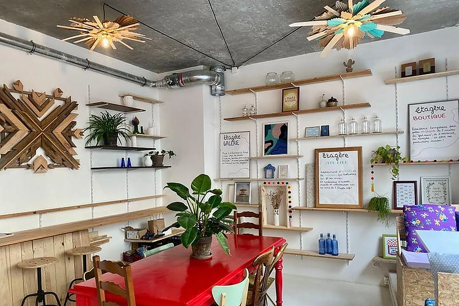 Lieux événementiels, ÉTAGÈRE CAFÉ