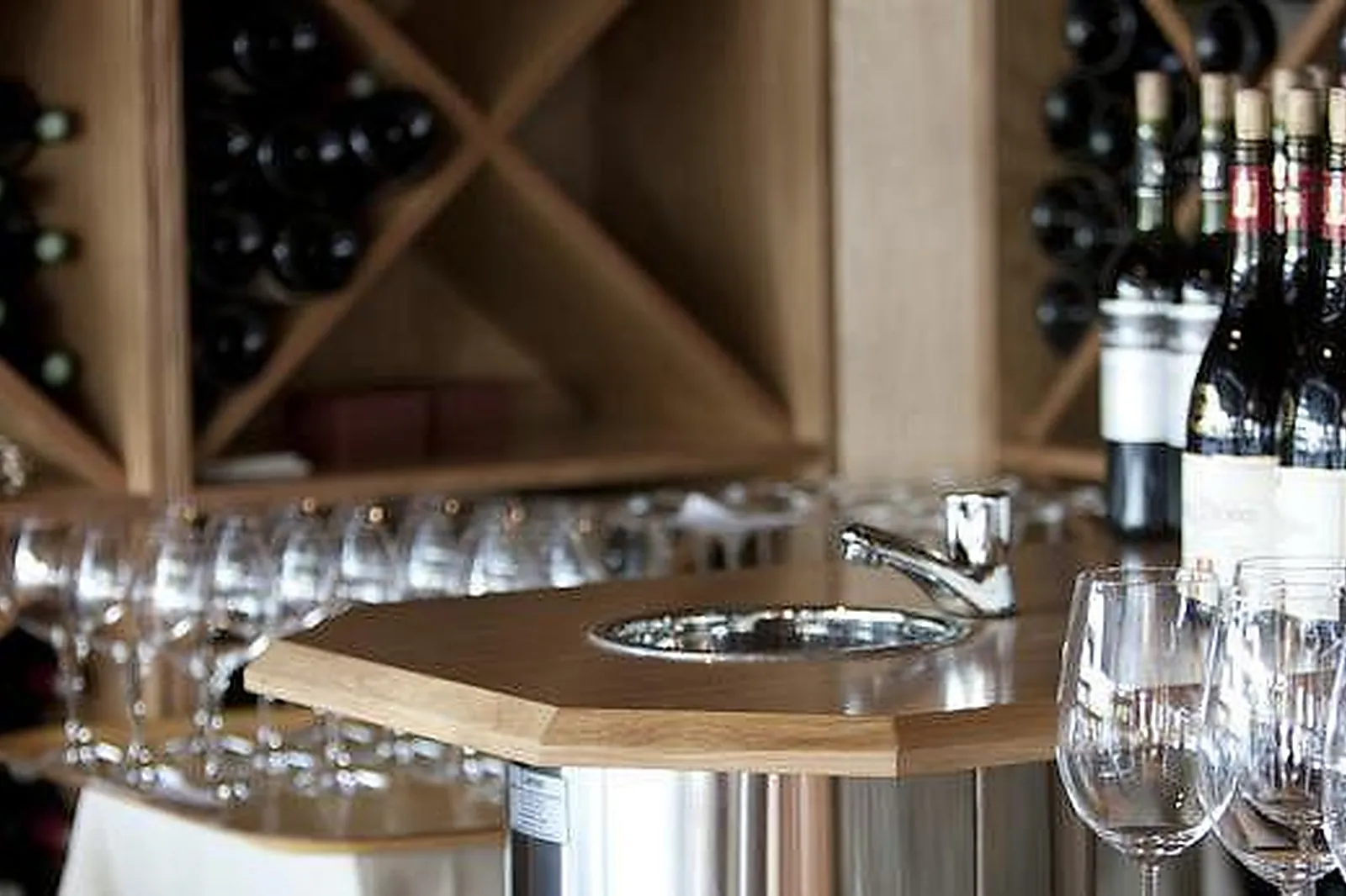 Lieux événementiels, ÎLE DE LA LAGUNE *****