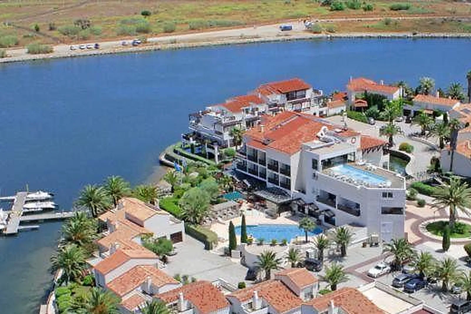 Lieux événementiels, ÎLE DE LA LAGUNE *****