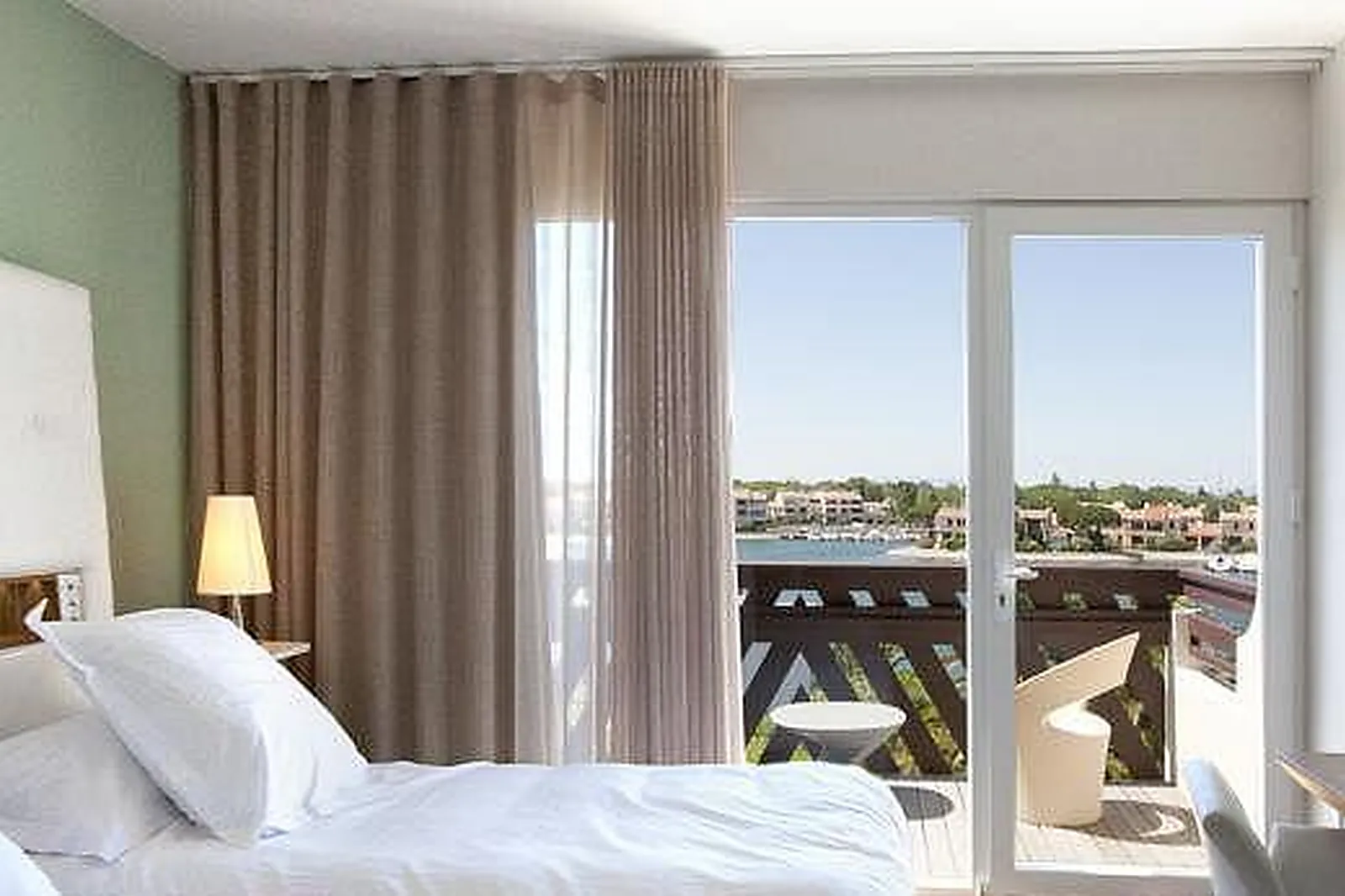 Lieux événementiels, ÎLE DE LA LAGUNE *****