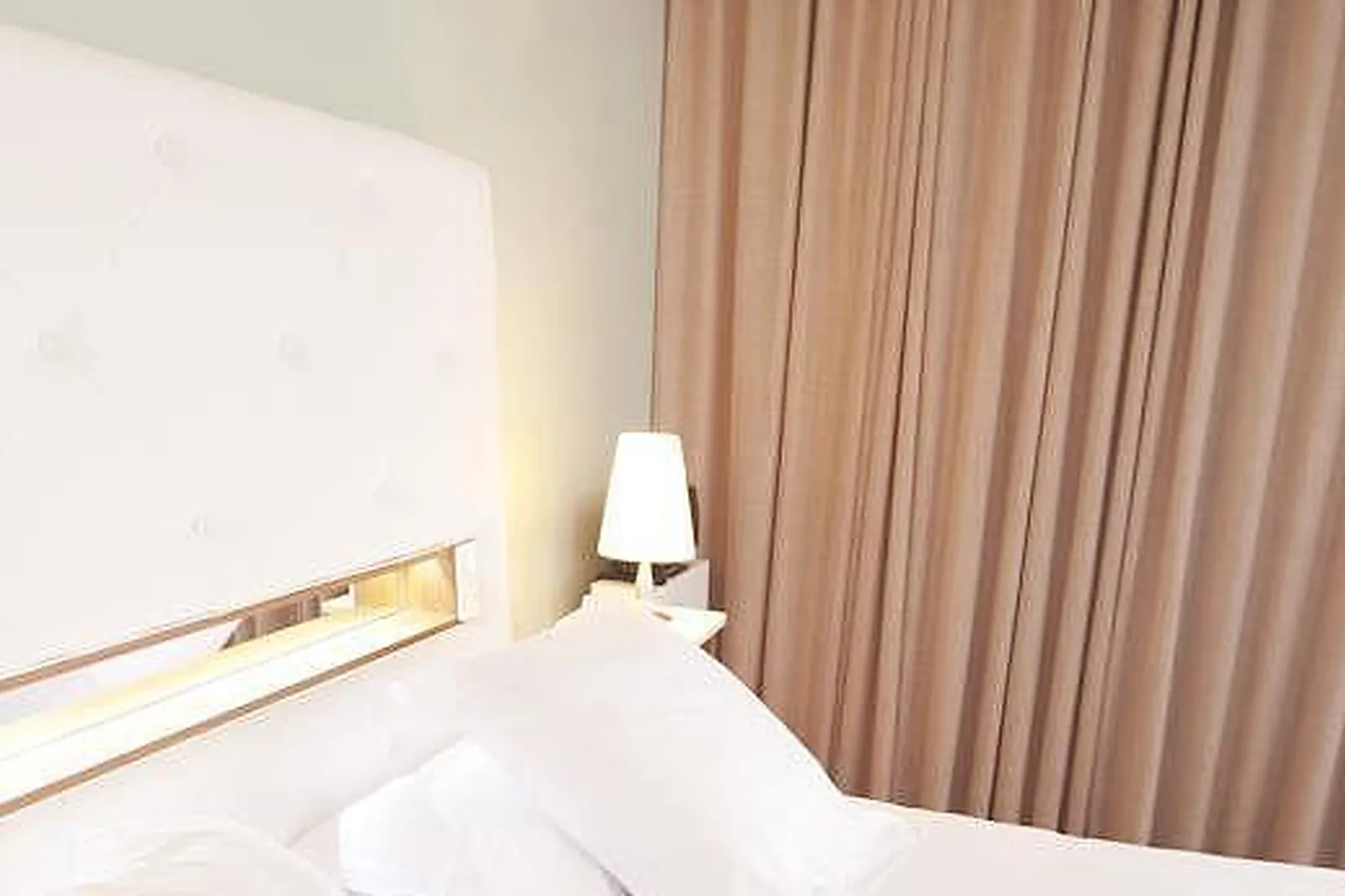 Lieux événementiels, ÎLE DE LA LAGUNE *****