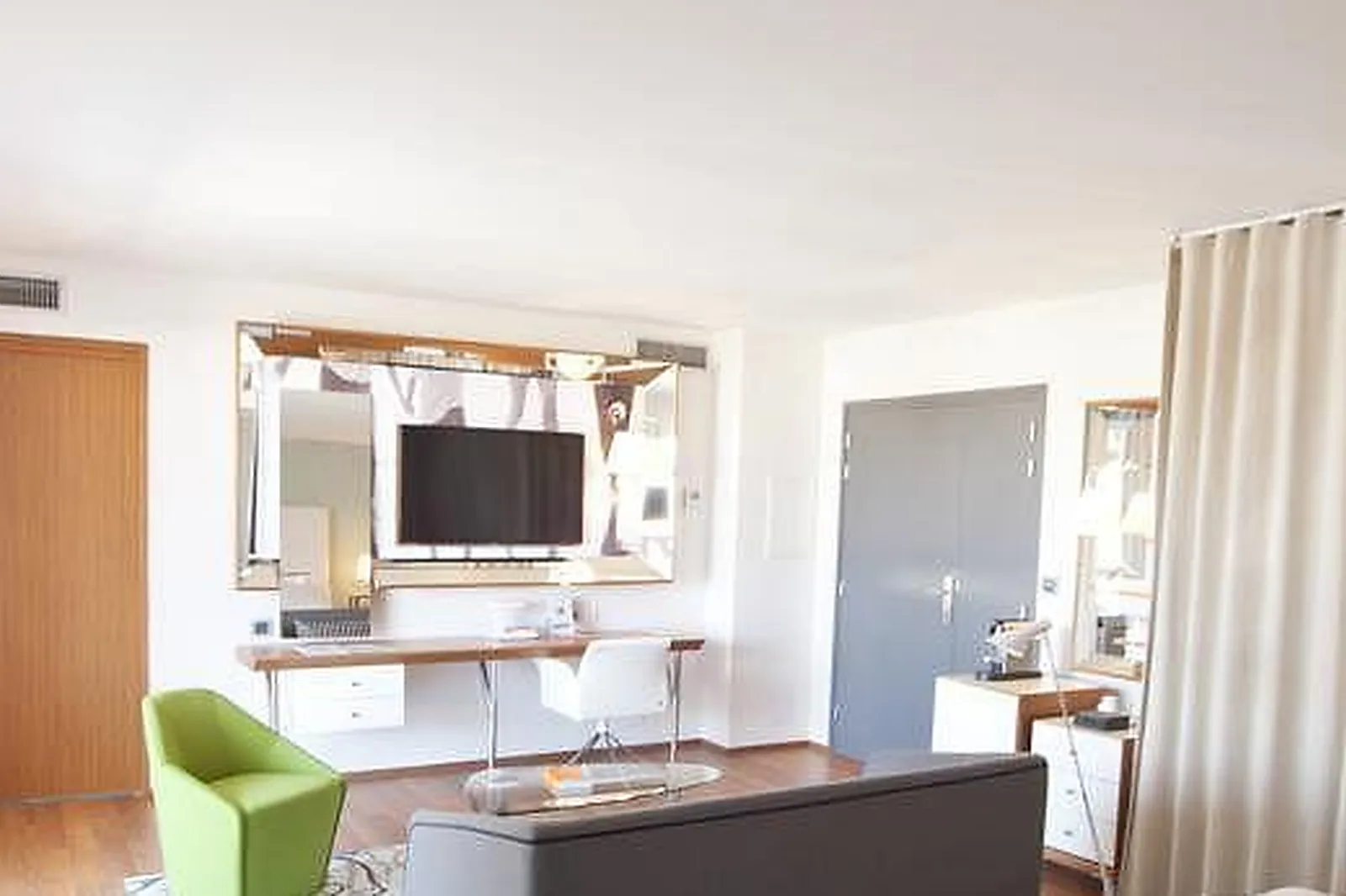 Lieux événementiels, ÎLE DE LA LAGUNE *****