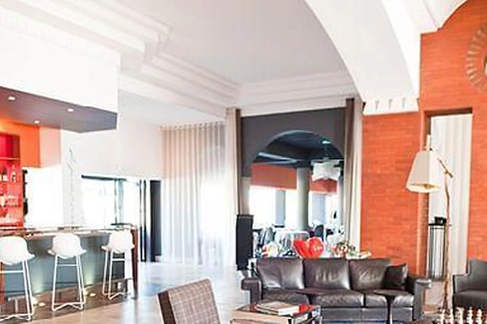 Lieux événementiels, ÎLE DE LA LAGUNE *****