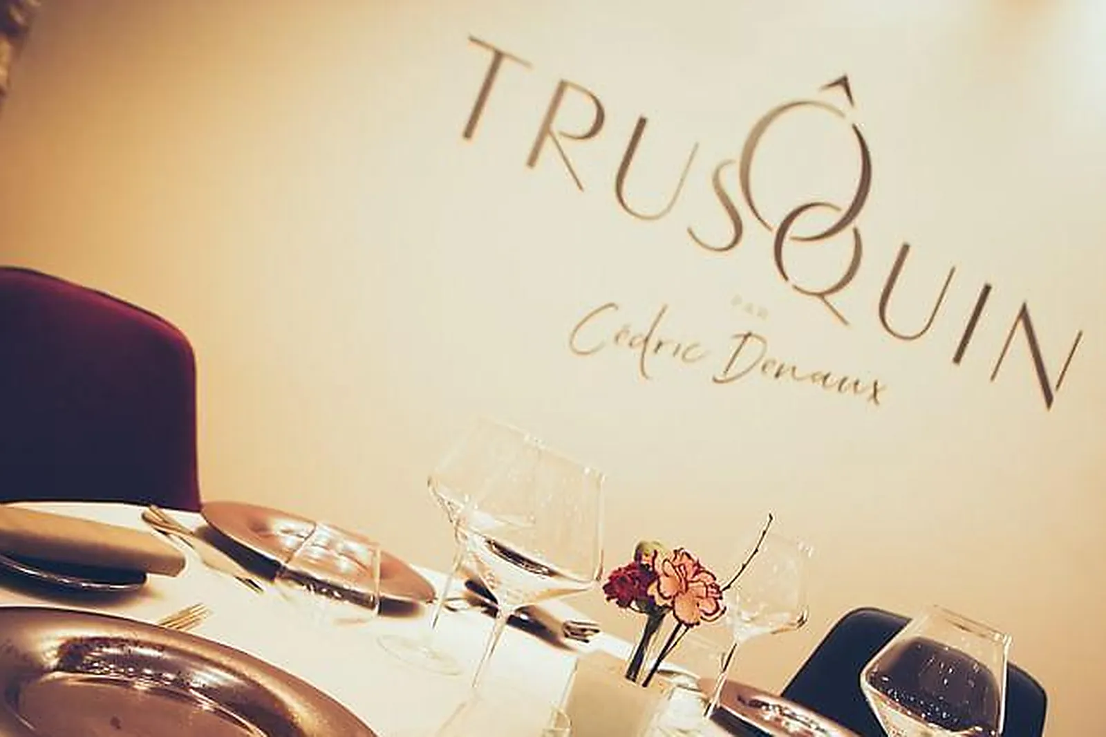 Lieux événementiels, Ô TRUSQUIN PAR CÉDRIC DENAUX